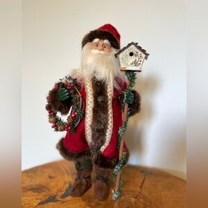 19" Standing Santa Holding Bird House & Wreath Figuring